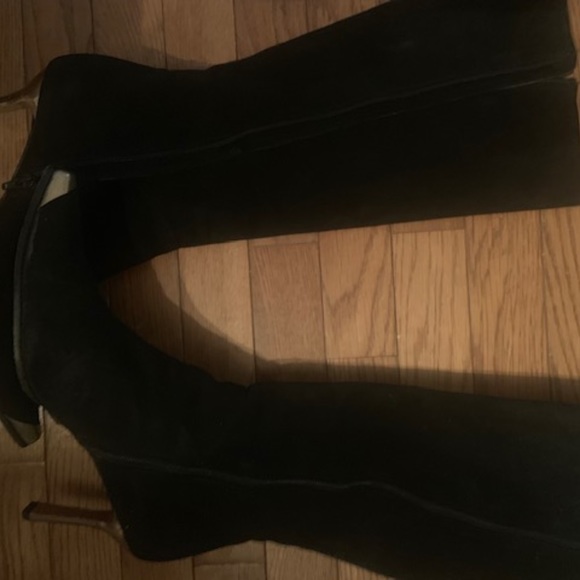 Stuart Weitzman Black Suede Boots Gold Toe Heel 10 - Picture 3 of 5